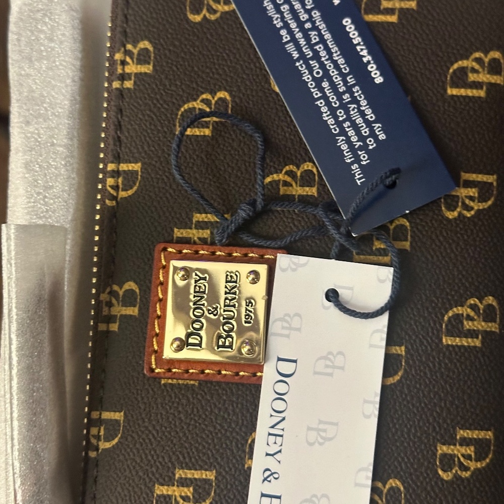 Dooney & Bourke Brown Zip Around Wristlet NWT - Picture 11 of 15